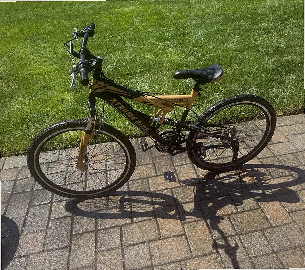 Xtreme Ride Mountain Bike 26in Small Full Suspension V-Brake Black/Gold
